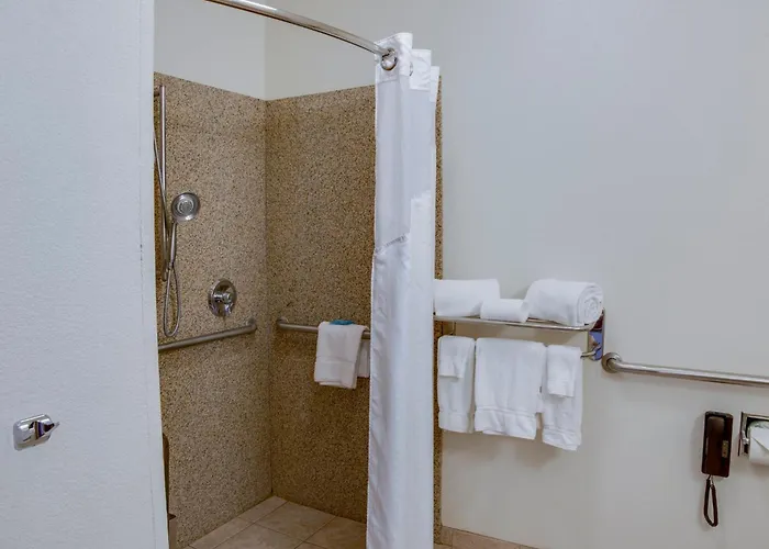 Hotel Express & Jacksonville By Ihg 3*