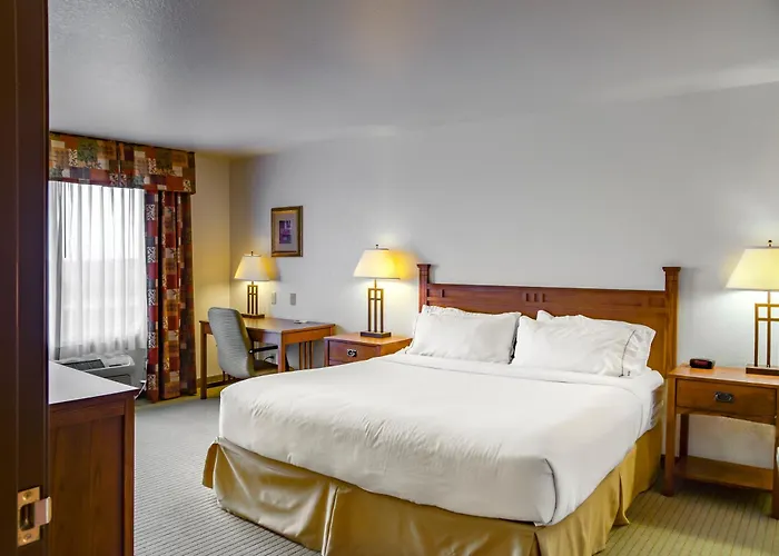 Hotel Express & Jacksonville By Ihg 3*