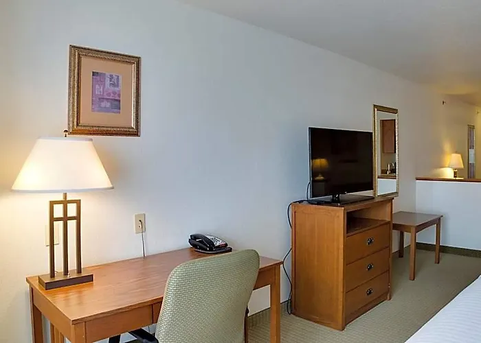 Express & Jacksonville By Ihg Hotel South Jacksonville