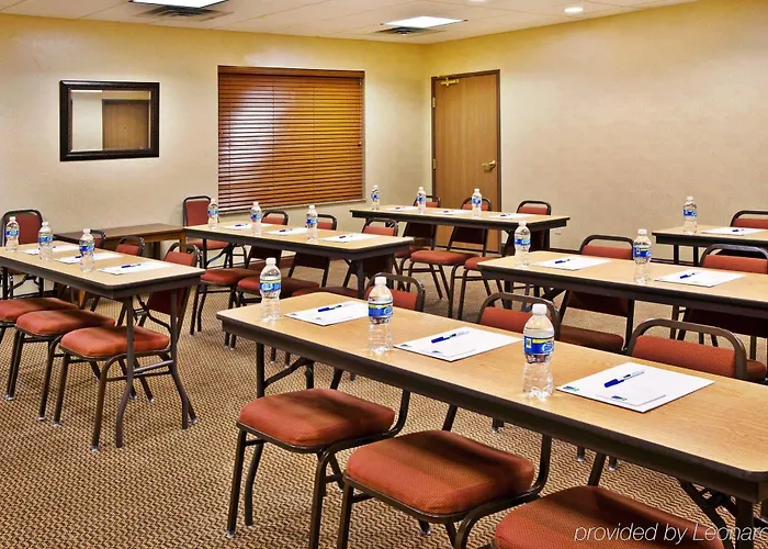 Express & Jacksonville By Ihg Hotel 3*