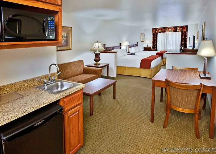 Express & Jacksonville By Ihg Hotel South Jacksonville